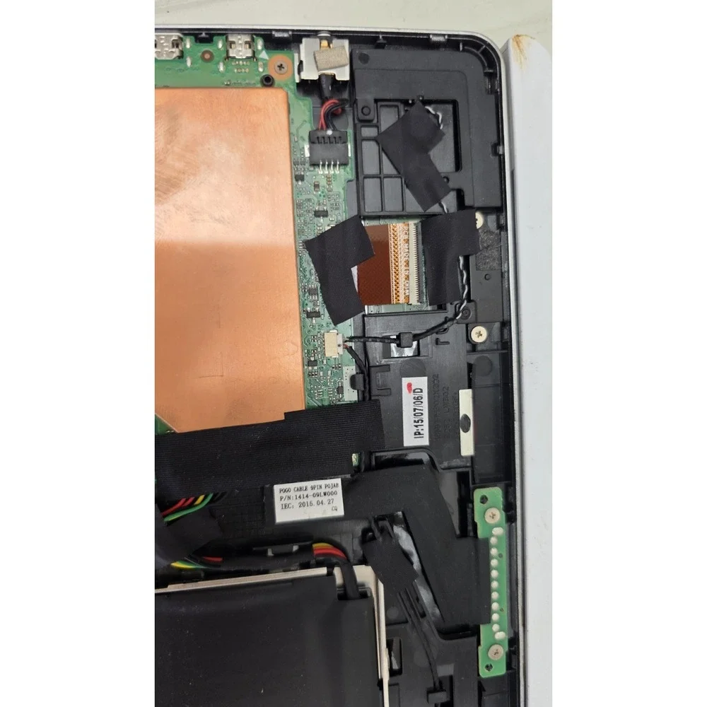 Acer Aspire SW5-012 2-in-1 Multi-Touch Laptop tablet 1.33 GHz